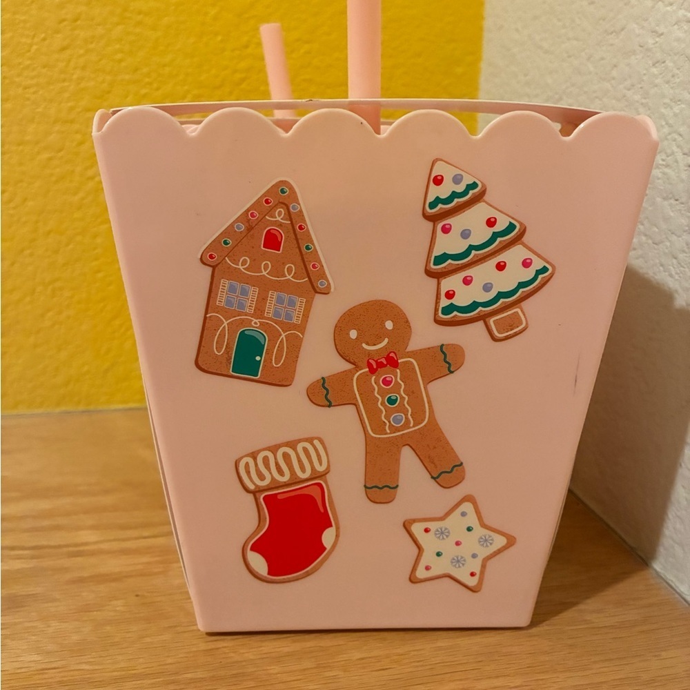 Target Bullseye Playground Pink Christmas Snack N' Sip Set- Set of 2 - Picture 4 of 10